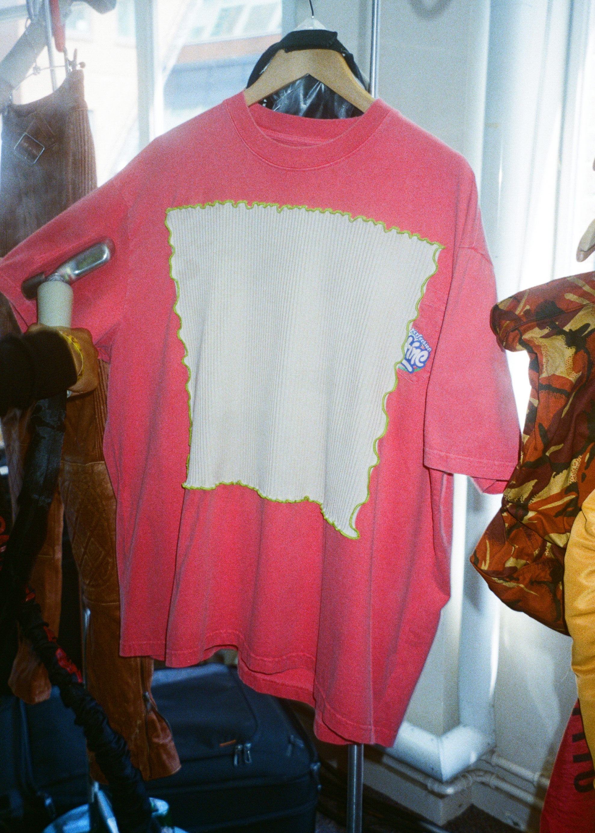 WINDOW T-SHIRT in HOT PINK | Martine Rose